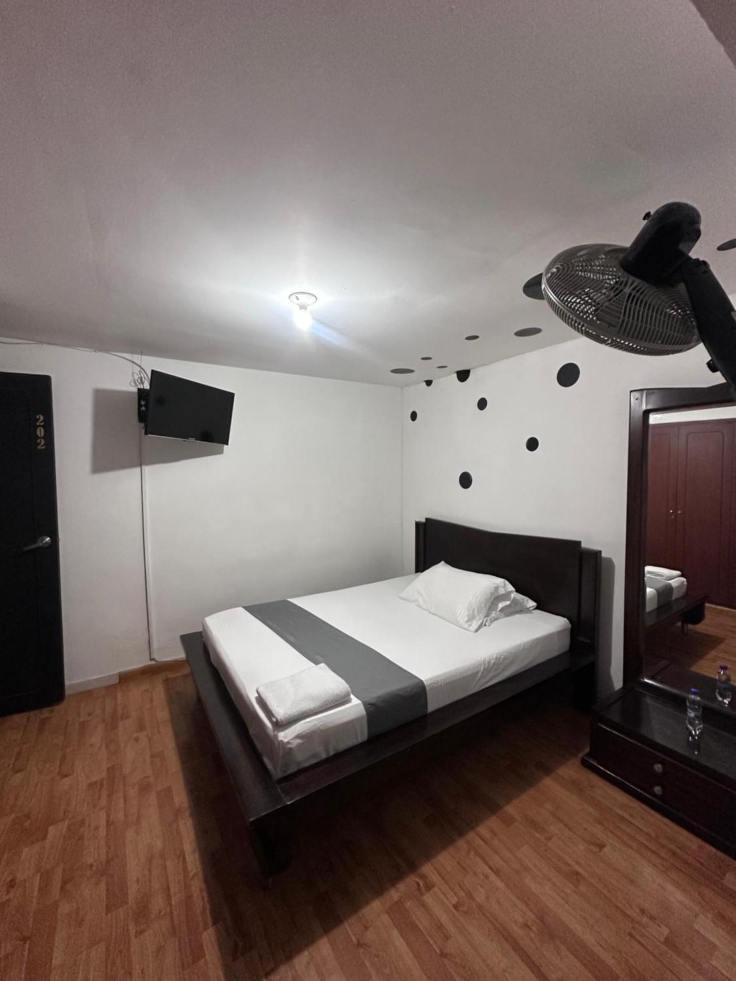 Hotel Yellow Maraya, *